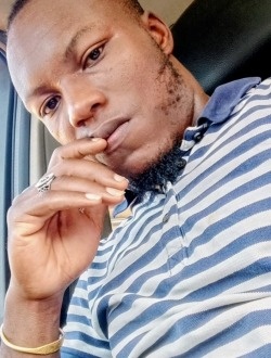 Profil de Romuald, un homme célibataire de 32 ans à Yaoundé