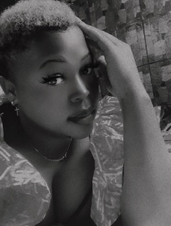 Profil de Nelly, une femme célibataire de 30 ans à Douala