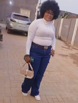 Profil de Shine, une femme célibataire de 38 ans à Douala