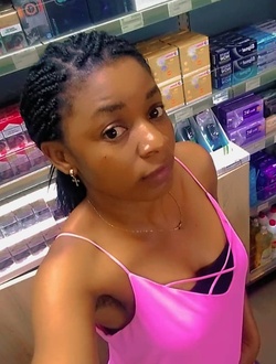 Profil de Charlette, une femme célibataire de 35 ans à Douala