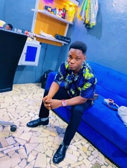 Profil de Rayan, un homme célibataire de 21 ans à Cotonou