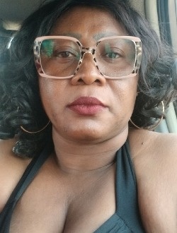 Profil de Lucie Victoire, une femme célibataire de 42 ans à Yaoundé