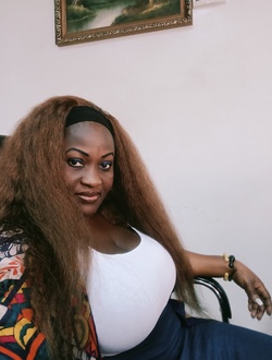 Profil de Emilie, une femme célibataire de 43 ans à Abidjan