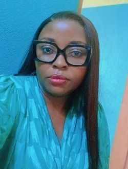 Profil de Noelly, une femme célibataire de 37 ans à Douala