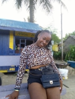 Profil de Annie, une femme célibataire de 22 ans à Antalaha