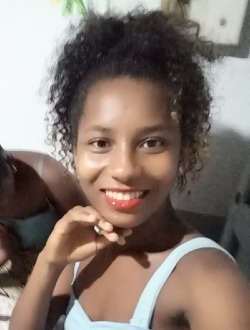 Profil de Mahevasoa Zalia, une femme célibataire de 23 ans à Sambava