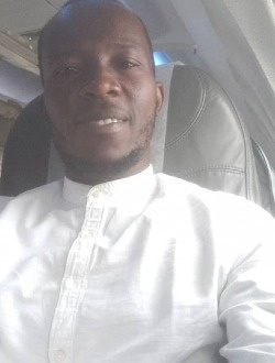 Profil de Constantin, un homme célibataire de 36 ans à Mbour