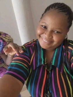 Profil de Clara, une femme célibataire de 26 ans à Cotonou