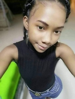 Profil de Nirina, une femme célibataire de 28 ans à Toamasina