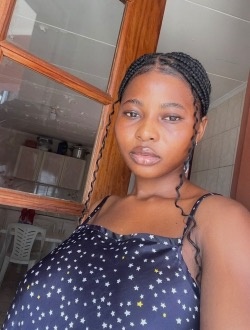 Profil de Franzi, une femme célibataire de 25 ans à Libreville
