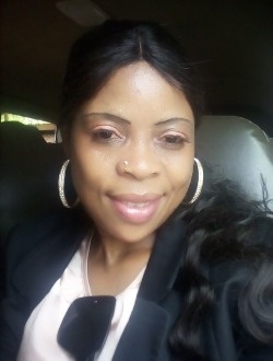 Profil de Esther, une femme célibataire de 42 ans à Dakar