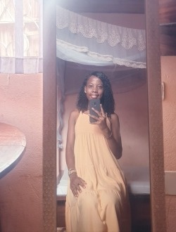 Profil de Julia, une femme célibataire de 22 ans à Nosy-Be