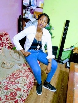 Profil de Linda, une femme célibataire de 26 ans à Yaoundé