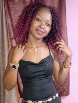 Profil de Tella, une femme célibataire de 28 ans à Abatoafo