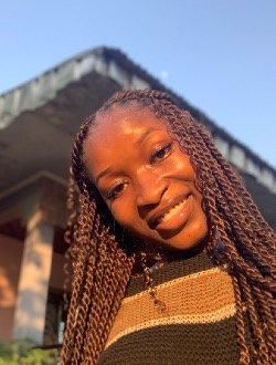 Profil de Chloé, une femme célibataire de 22 ans à Douala