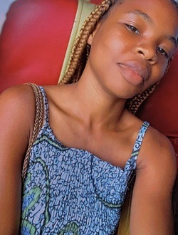 Profil de Elie, une femme célibataire de 26 ans à Douala