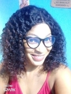 Profil de Nanou, une femme célibataire de 38 ans à Douala