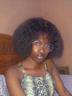 Profil de Fat, une femme célibataire de 28 ans à Dakar-Marine