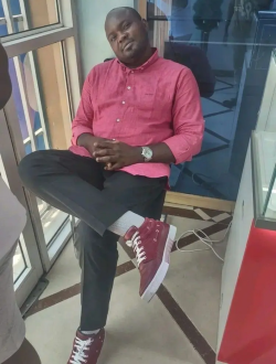 Profil de Delain, un homme célibataire de 42 ans à Pointe-Noire