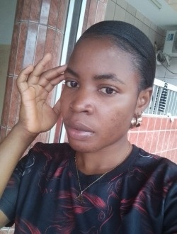 Profil de Royale, une femme célibataire de 33 ans à Yaoundé