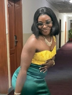 Profil de Blessing, une femme célibataire de 24 ans à Yaoundé