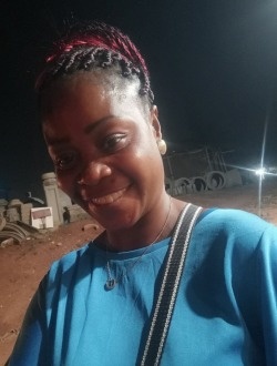 Profil de Sandrine, une femme célibataire de 34 ans à Yaoundé