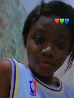 Profil de Sarah, une femme célibataire de 28 ans à Abidjan