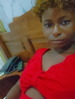 Profil de Angèle, une femme célibataire de 25 ans à Lomé