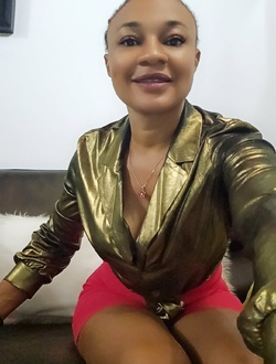 Profil de Lovine, une femme célibataire de 32 ans à Douala
