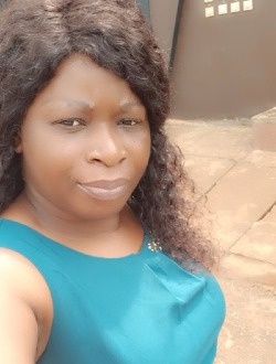 Profil de Lilly Christiane, une femme célibataire de 47 ans à Yaoundé