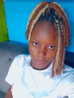 Profil de Valdiscia, une femme célibataire de 26 ans à Douala