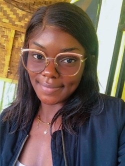 Profil de Manuela, une femme célibataire de 22 ans à Yaoundé