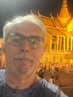 Profil de Detty, un homme célibataire de 72 ans à Kampong Cham