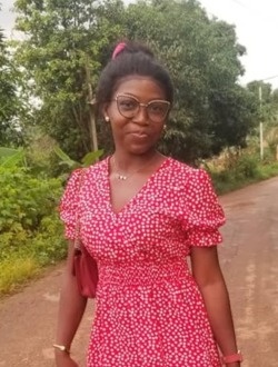 Profil de Leatitia Brenda, une femme célibataire de 29 ans à Yaoundé