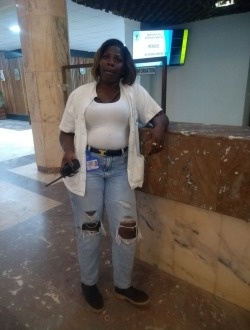 Profil de Sandrine, une femme célibataire de 33 ans à Yaoundé