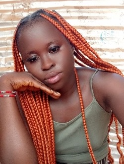 Profil de Martine, une femme célibataire de 25 ans à Abidjan