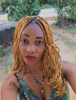 Profil de Raïssa, une femme célibataire de 34 ans à Yaoundé