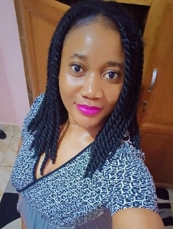 Profil de Caroline, une femme célibataire de 33 ans à Douala