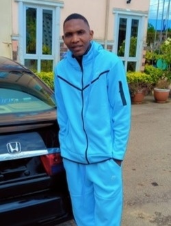 Profil de Marouf, un homme célibataire de 33 ans à Lagos