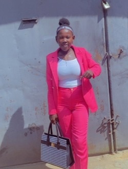 Profil de Gladys, une femme célibataire de 21 ans à Douala