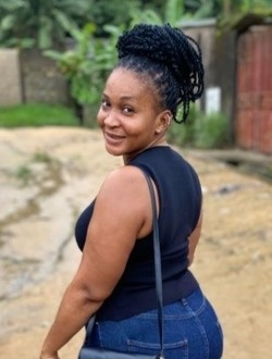 Profil de Laure, une femme célibataire de 28 ans à Douala
