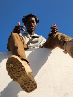 Profil de Carlos, un homme célibataire de 28 ans à Dakar