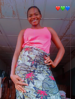 Profil de Lylenshea, une femme célibataire de 21 ans à Ébolowa