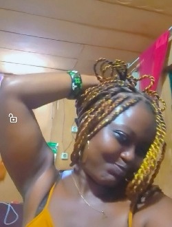 Profil de Huguette, une femme célibataire de 45 ans à Yaoundé