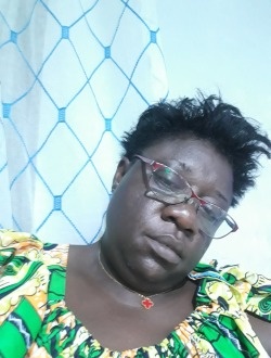 Profil de Ruth, une femme célibataire de 44 ans à Aneyo-Takamanda