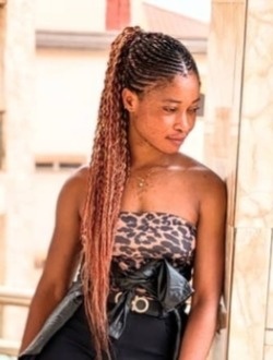 Profil de Laure, une femme célibataire de 23 ans à Yaoundé