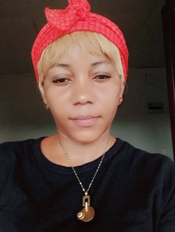 Profil de Denise Arlette, une femme célibataire de 41 ans à Yaoundé