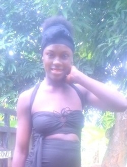 Profil de Nne'E Mamia Suzana, une femme célibataire de 19 ans à Kribi