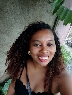 Profil de Faîna, une femme célibataire de 33 ans à Antalaha