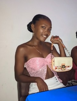 Profil de Yonnie, une femme célibataire de 25 ans à Sambava